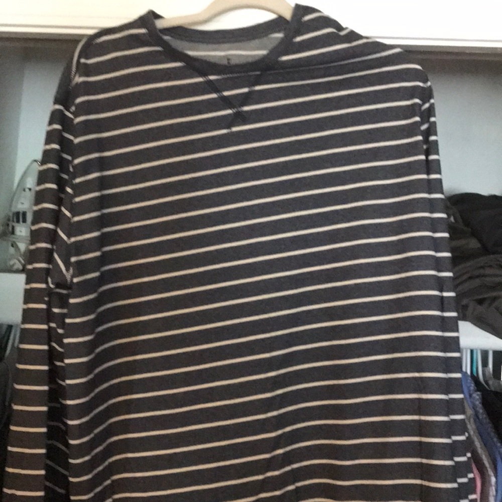 Long sleeve stripe shirt
